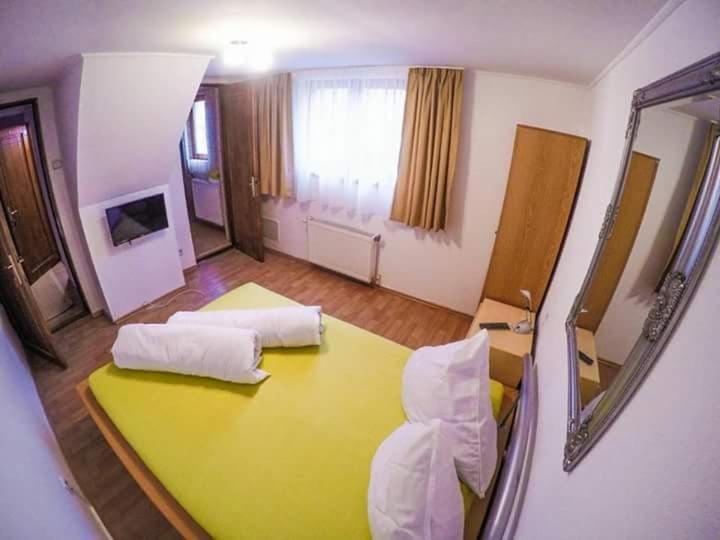 Casa Germana Hotel Lupeni  Luaran gambar